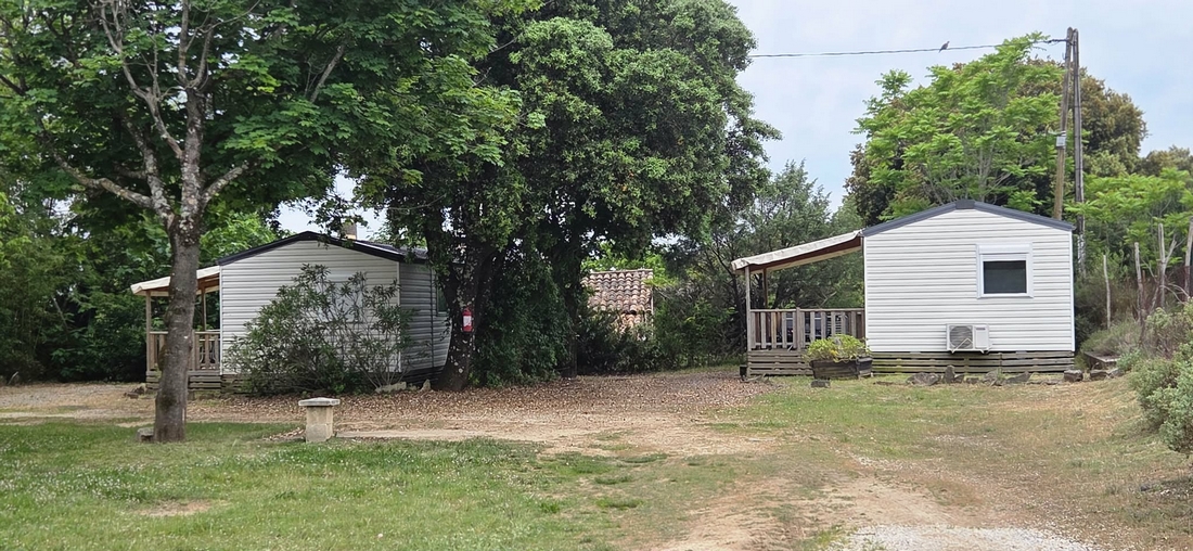 air-conditioned 4-person mobile home in Ardèche with outdoor terrace
