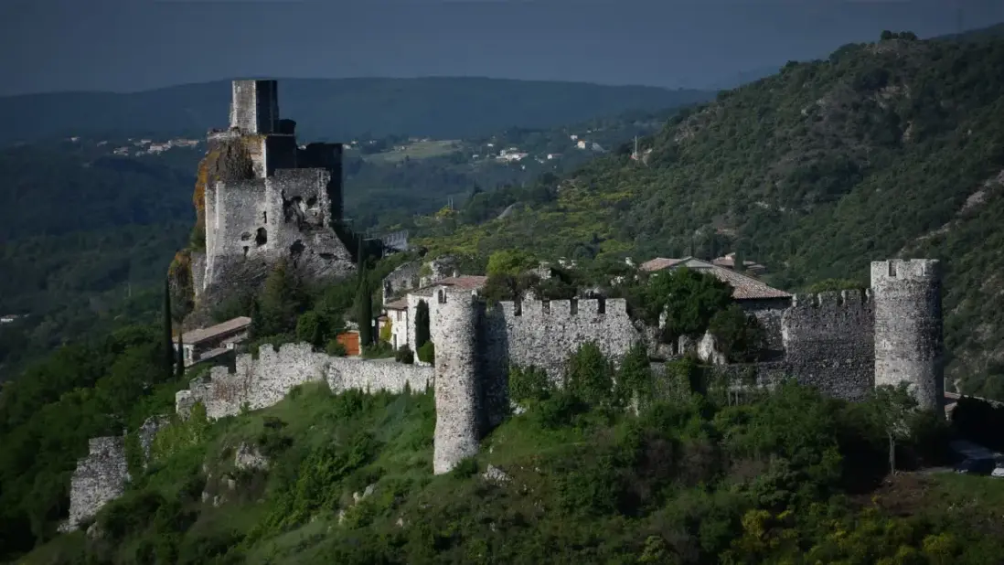 Schloss von Rochemaure - 36,7 KM